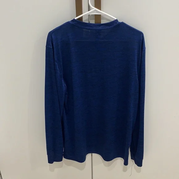 OKC Thunder-NBA brand-long sleeved shirt-size large - Picture 3 of 3